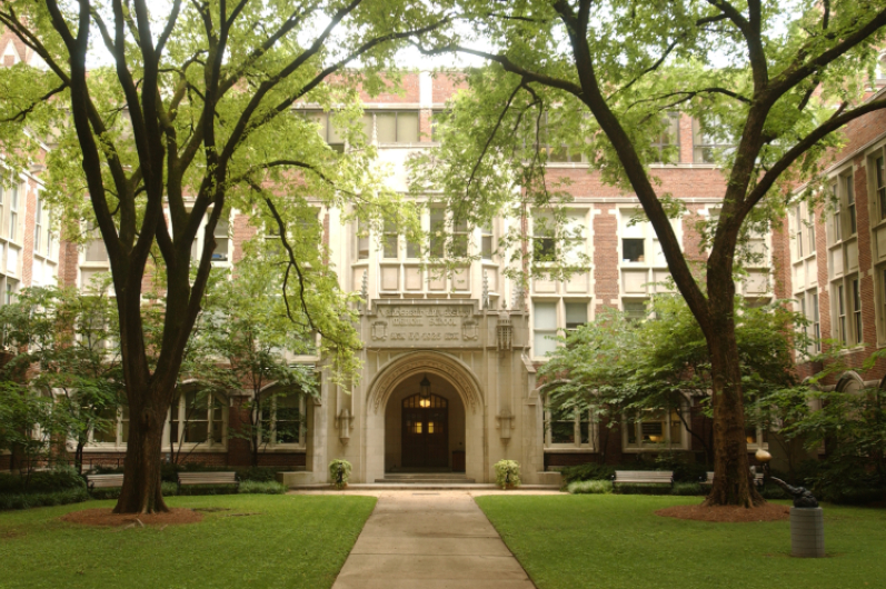 Image of the entrance to Vanderbilt School of Medicine